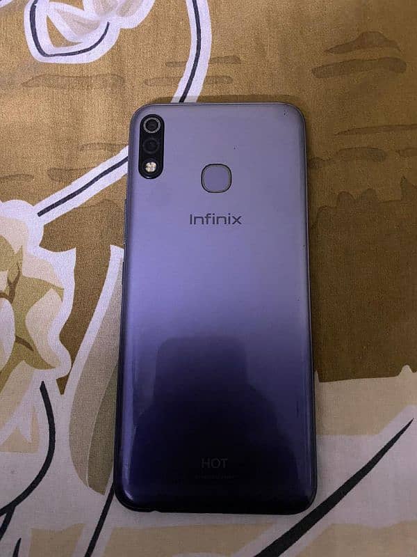 Infinix Hot 8 Lite 2/32GB 1