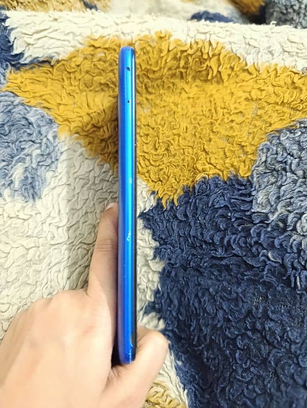 redmi 9c, 4/64 , with box 10/8 condition 4