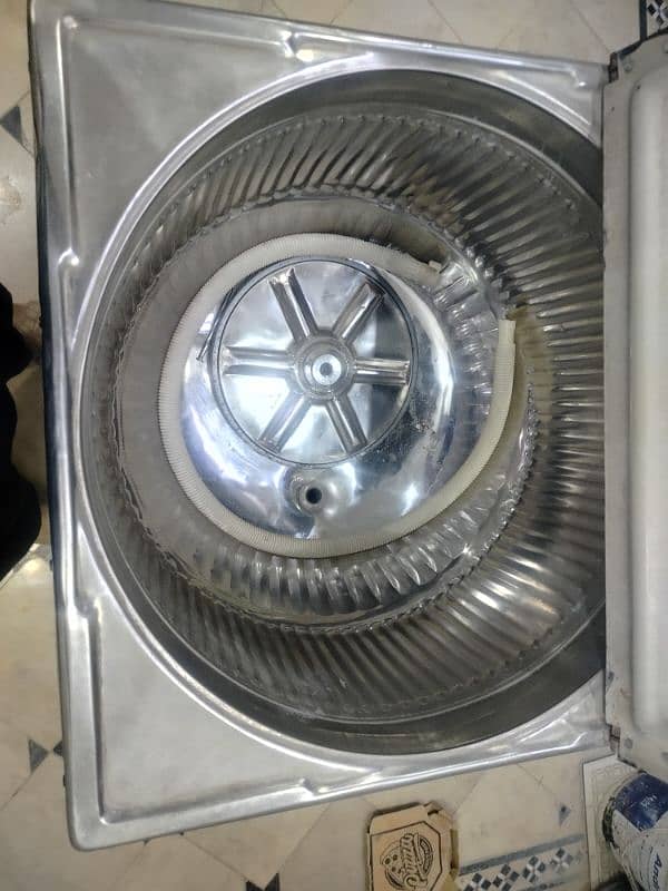 Rolex brand washing machine in working condition 3