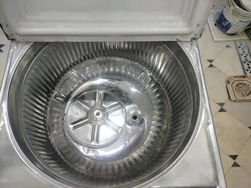 Rolex brand washing machine in working condition 4