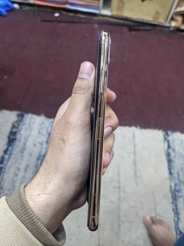 Iphone 11 Pro Max | Condition 9/10 | Box Available 1