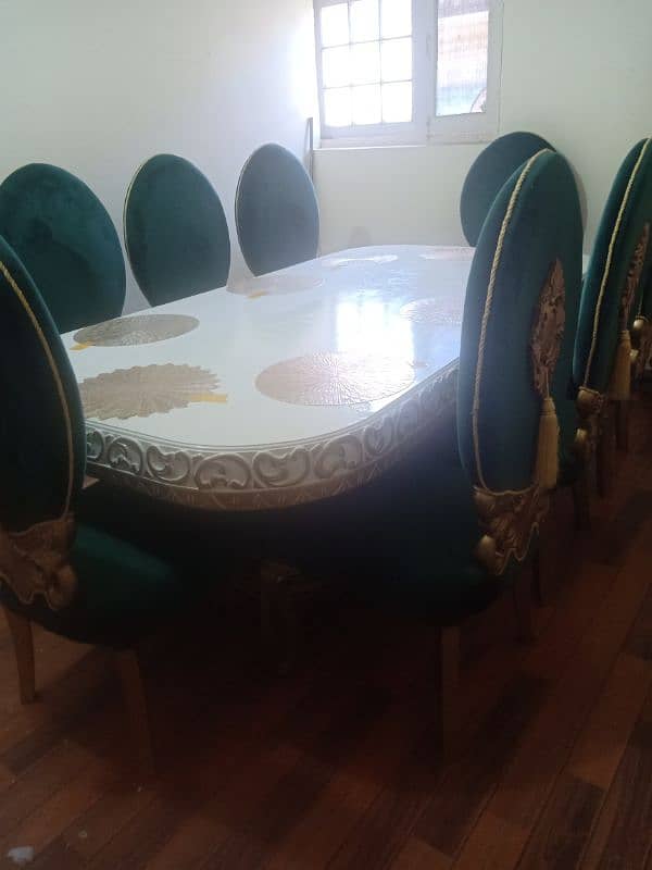 Out class Dining table 8 Seater 1