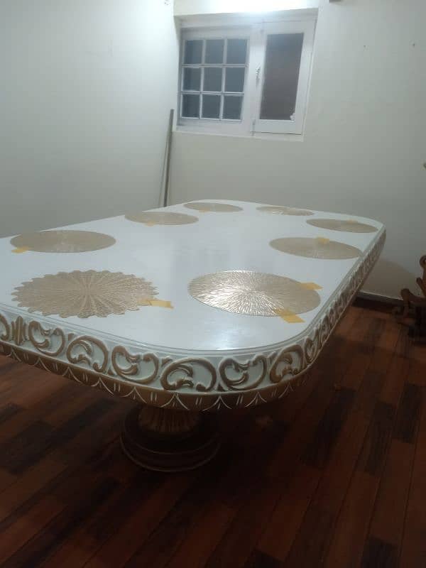 Out class Dining table 8 Seater 3