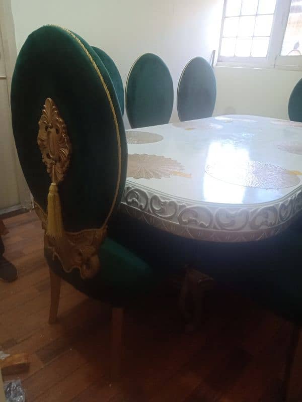 Out class Dining table 8 Seater 4