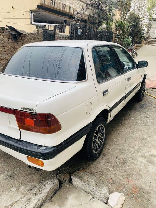 Mitsubishi Lancer 1989 4