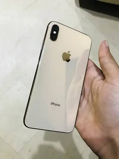 Apple iPhone XS Max 3