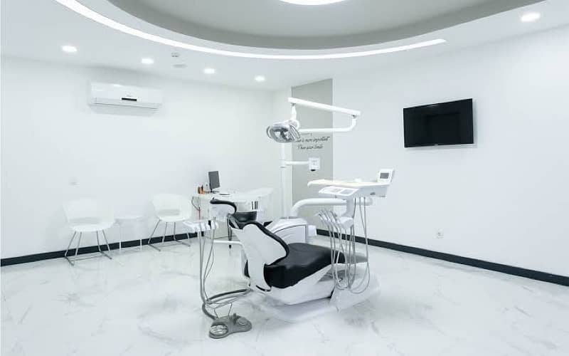 Need Female receptionist for dental Clinic 0