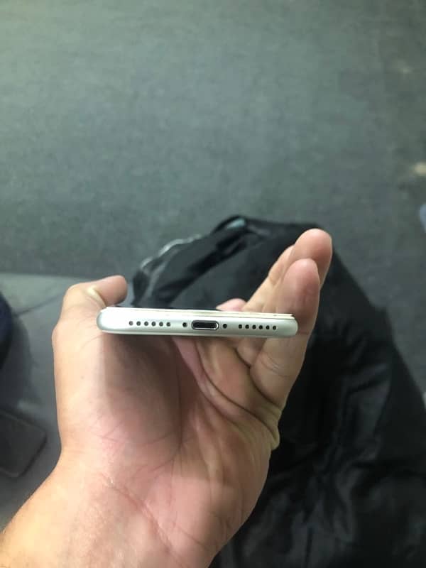 iphone 7 for sale2 4