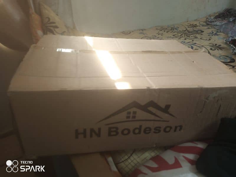 new  2 piece Hn bodeson box pack 4