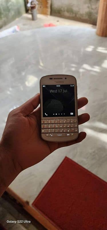 BlackBerry Q10 1