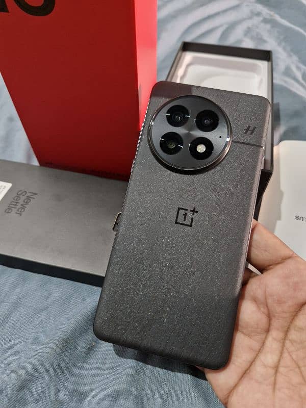 Oneplus 13 NoN PTA. . 12Gb Ram 246Gb Storage 3