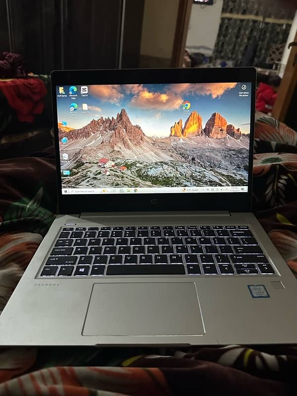 Hp probook 430G6 corei5 8th Generation. 8/256 gb 6