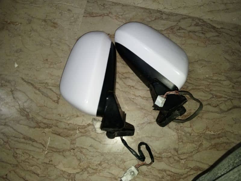 Daihatsu Mira 2004 model Side mirrors fully retractable 9