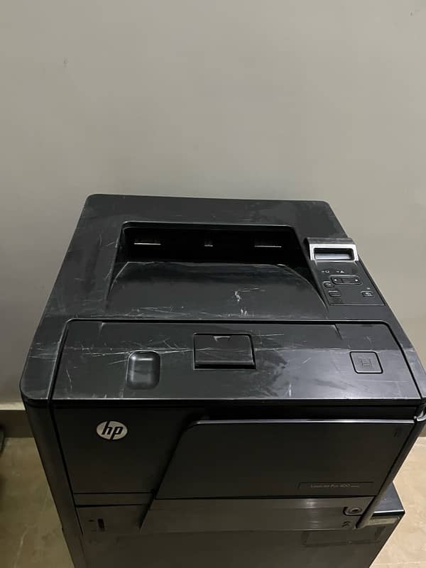 5 HP laser Jet Pro printers 13