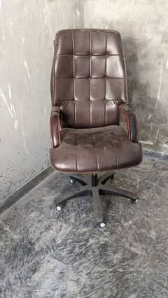 Office chair and Table