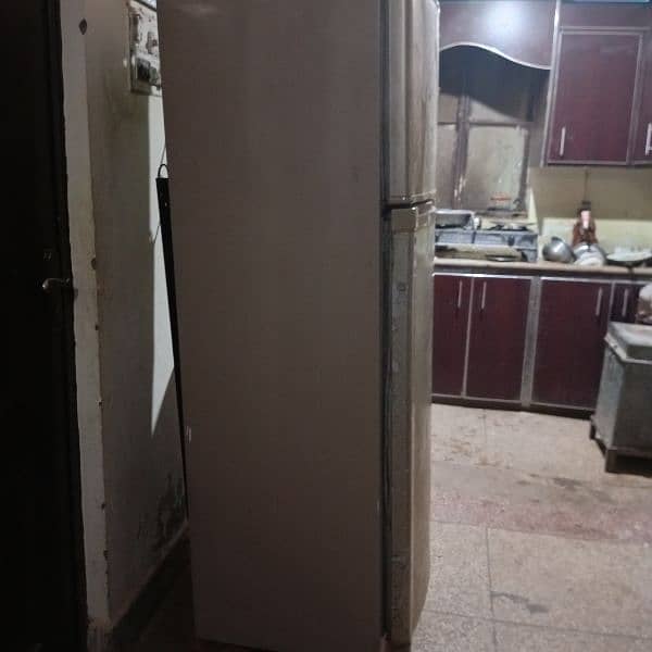 large size Dawlance company refrigerator is on sale 1