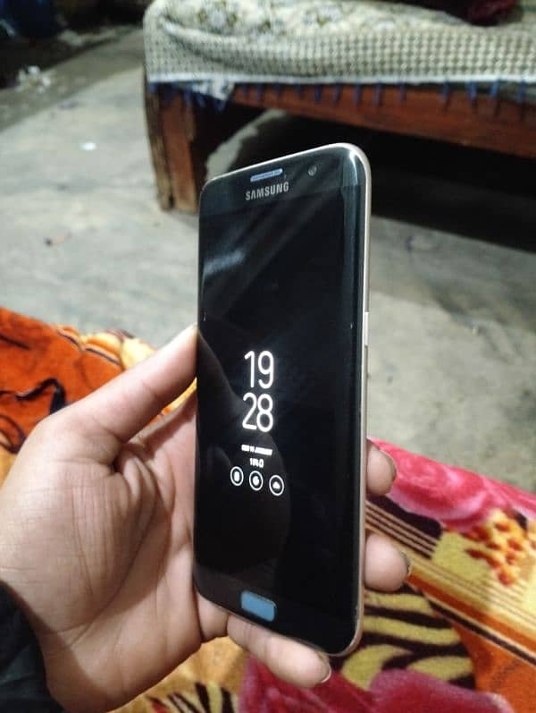 Samsung Galaxy s7 edge 4/32 1