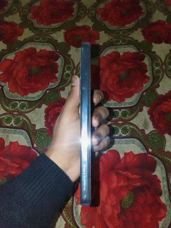 Infinix Hot 40 Pro 8