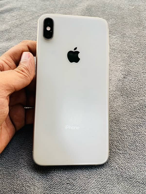 iPhone XS Max 5