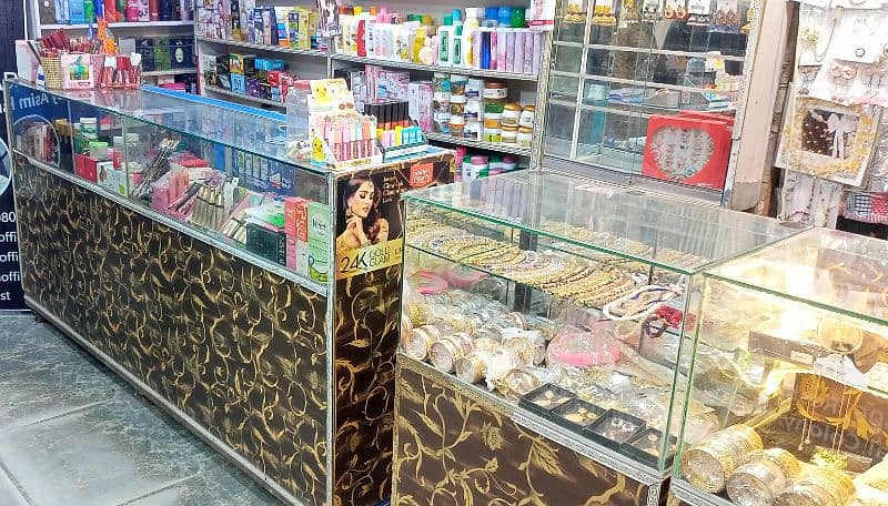 jewellery cosmatic counter or shelf sell 12