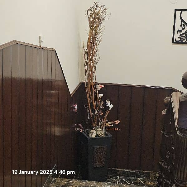 large decorative flower vase for corners / stairs 0