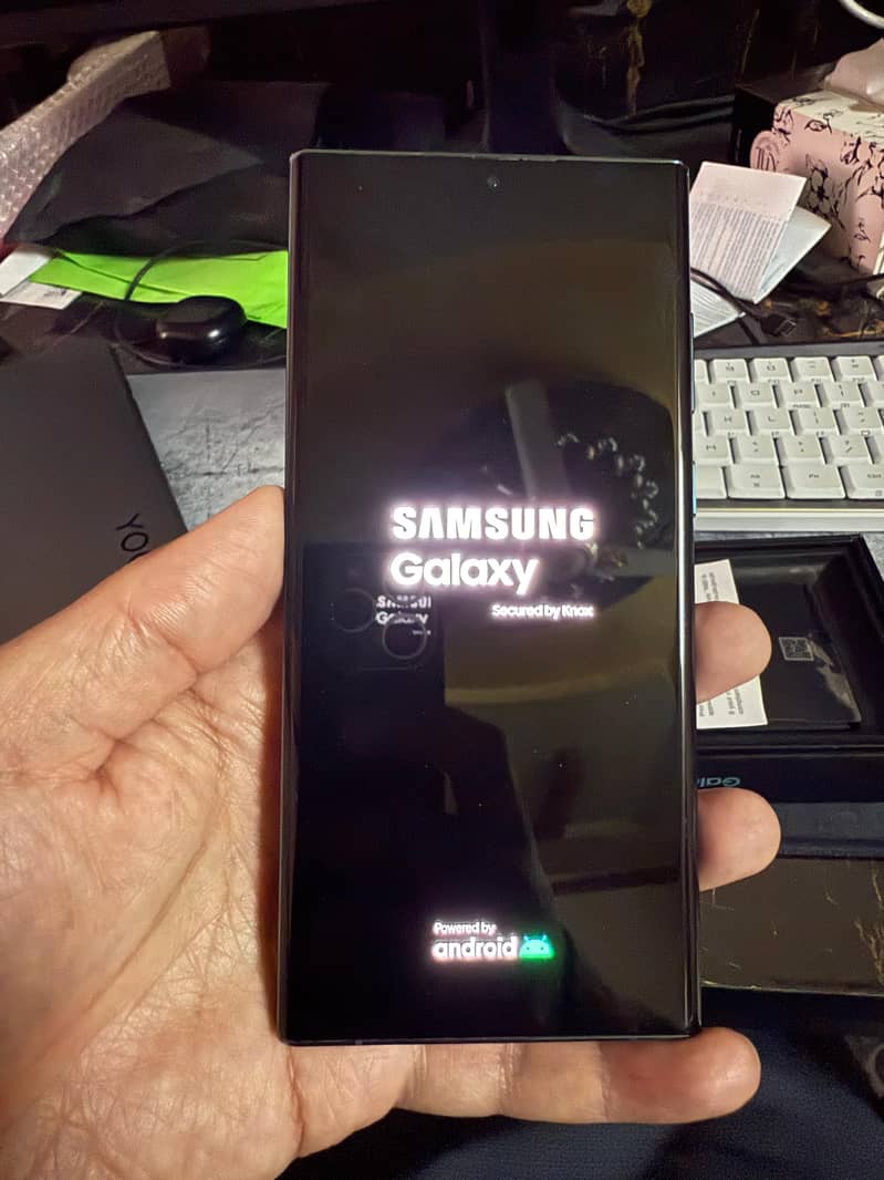 Samsung Mobile S22 Ultra 3