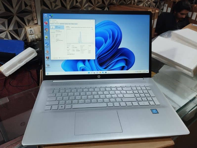 Hp 17, New Pentium Silver N5030 *4 Core processor* 0