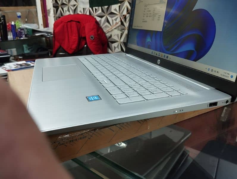 Hp 17, New Pentium Silver N5030 *4 Core processor* 4