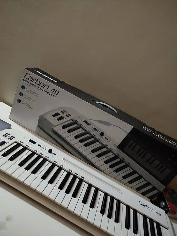 Samson Carbon 49 USB/MIDI Keyboard Controller 0