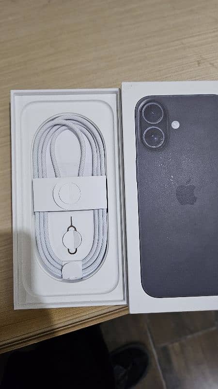 Iphone 16 - 128GB Black / NON-PTA 6