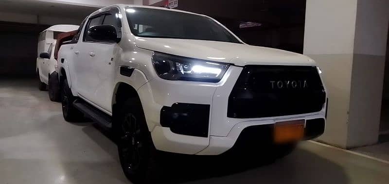 Toyota Hilux Revo GR 2023 0