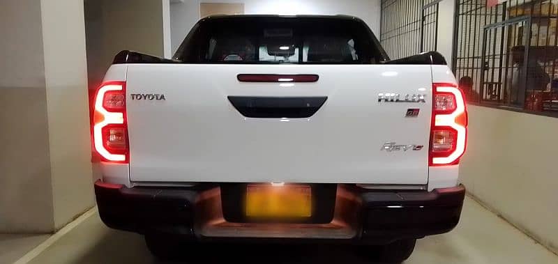 Toyota Hilux Revo GR 2023 13