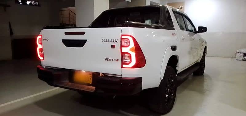 Toyota Hilux Revo GR 2023 14