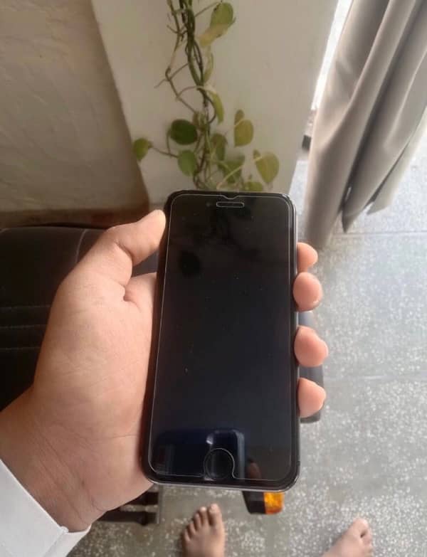 IPhone 8 Non PTA 5