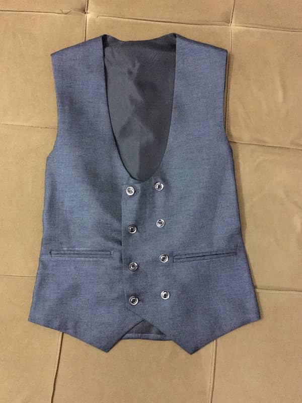 Young Smart Boy 3 piece Pant Coat Used For Sale WhatsApp #03265949331 4