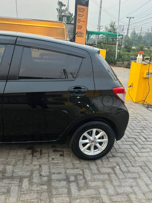 Toyota Vitz 2013 5