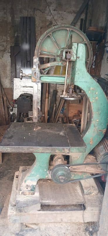 Wood cutting Machine 14