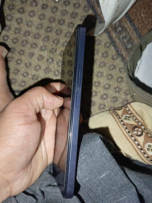 vivo y19s 10by10 6+6ram 128memery daba charger sath ha 1 din huwa ha 3