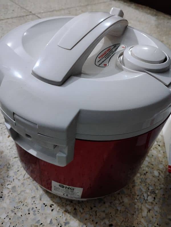 RICE COOKER UNUSED 0