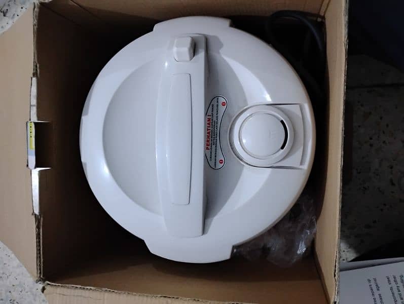 RICE COOKER UNUSED 1