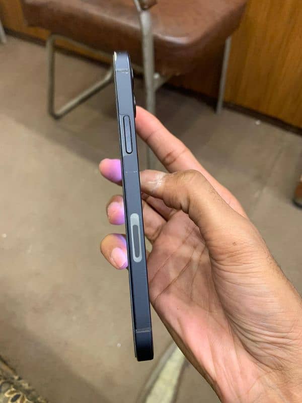 iPhone 12 64gb factory unlocked - Non pta 5