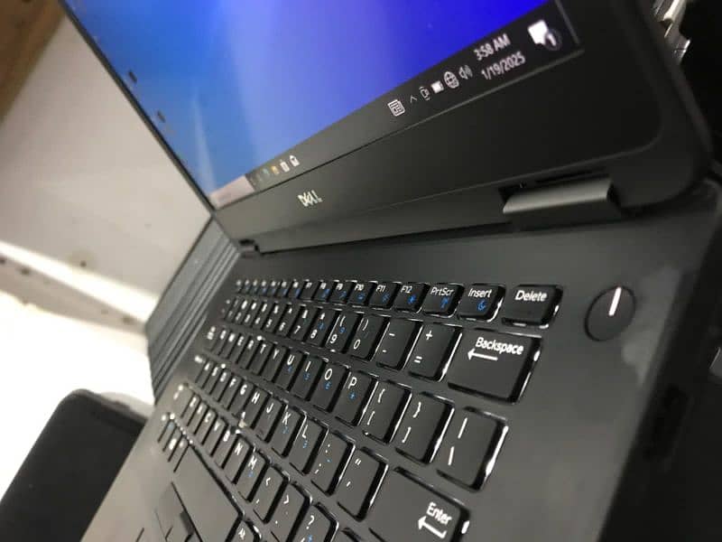 DELL 7470 i5 6th, 8GB Ram, 256GB SSD, Backlight Keyboard 10