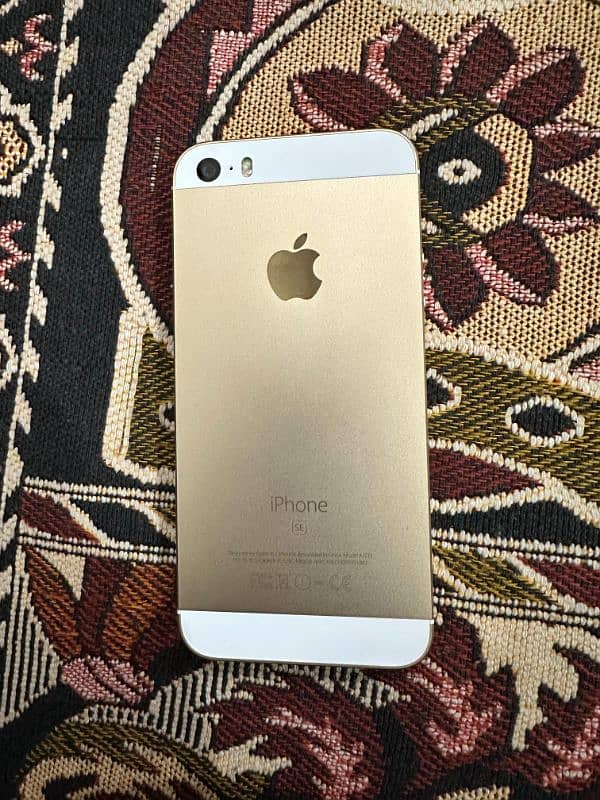 iphone SE 128GB Gold 0