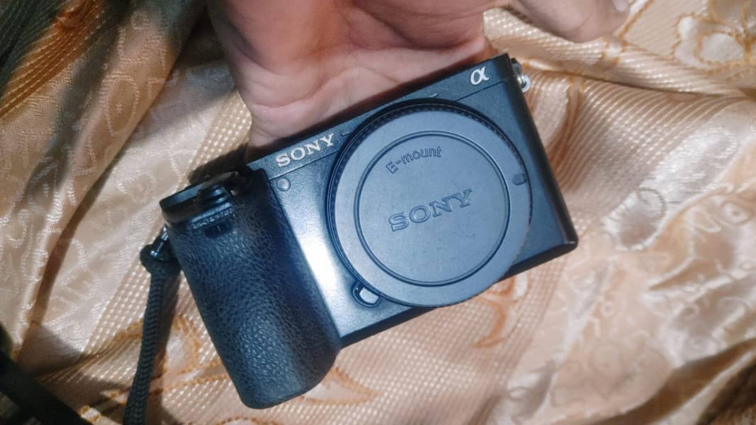 Sony A6500 with kit lens and box & 3 batteries with charger 2