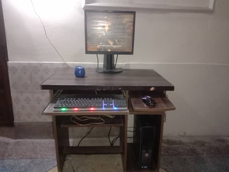 Computer/Gaming table for sale 0