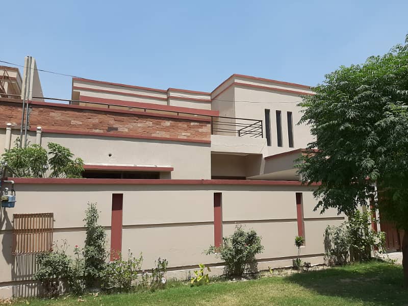 14 Marla Good Located House Available For Sale In PAF Falcon Complex Gulberg III Lahore 17