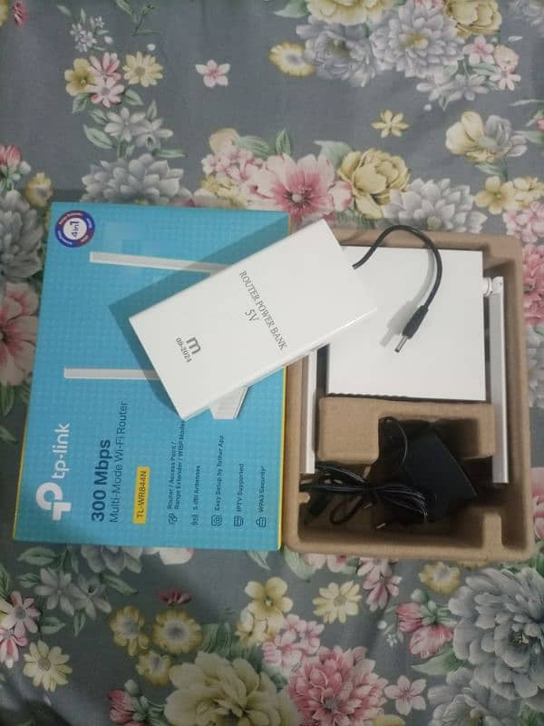 Tp link router with power bank router 10 month warranty me he 1