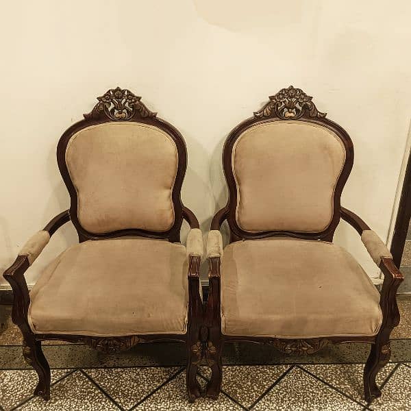 2 classic Living rooms antique chairs 0