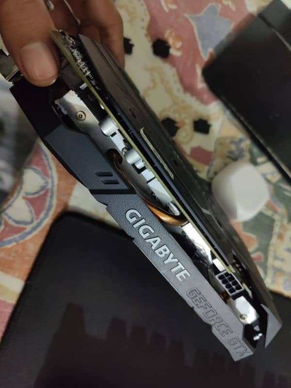 Gigabyte GeForce GTX 1660 SUPER OC 6G 4