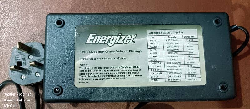 Energizer NiMH & NiCd AA AAA 9V Rechargeable Battery Charger 2